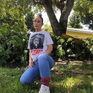 Meet your Posher, Leah